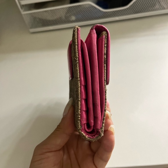 DIOR Logo Wallet - Picture 4 of 9